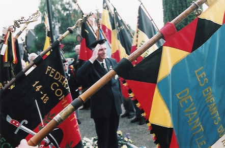 Salut des drapeaux des Anciens Combattants; M. Bellem Prsident de la section de Vis